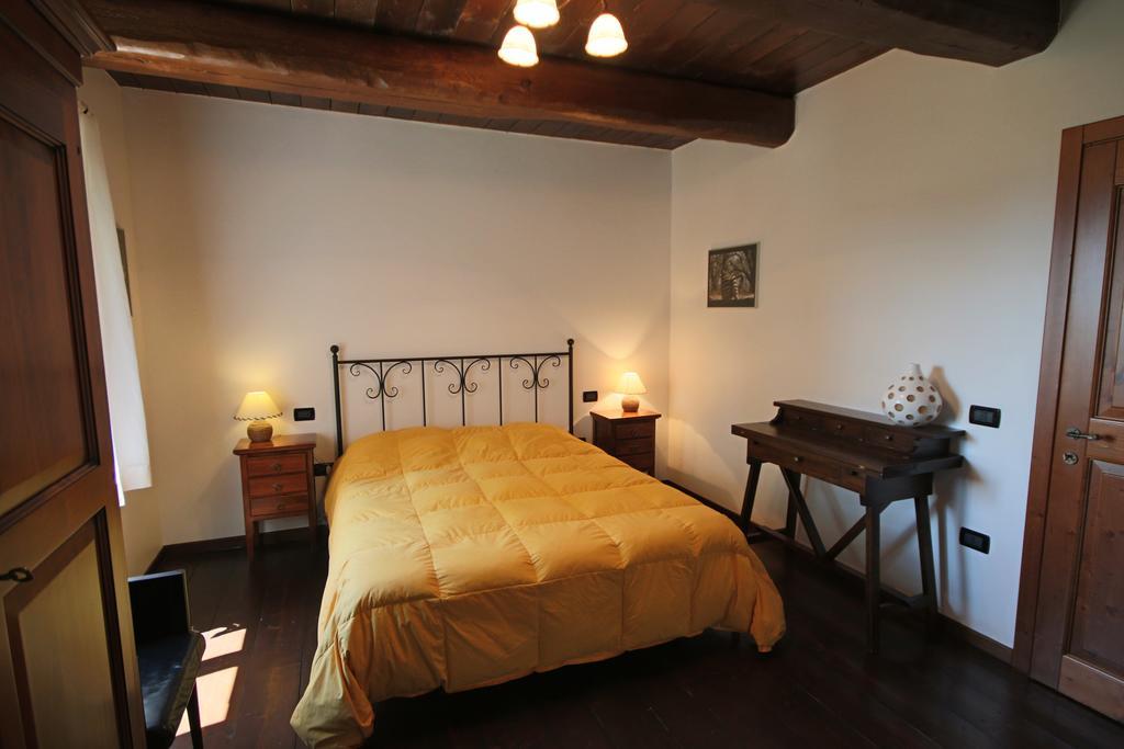 Agriturismo Valdifiori Sassoferrato Szoba fotó